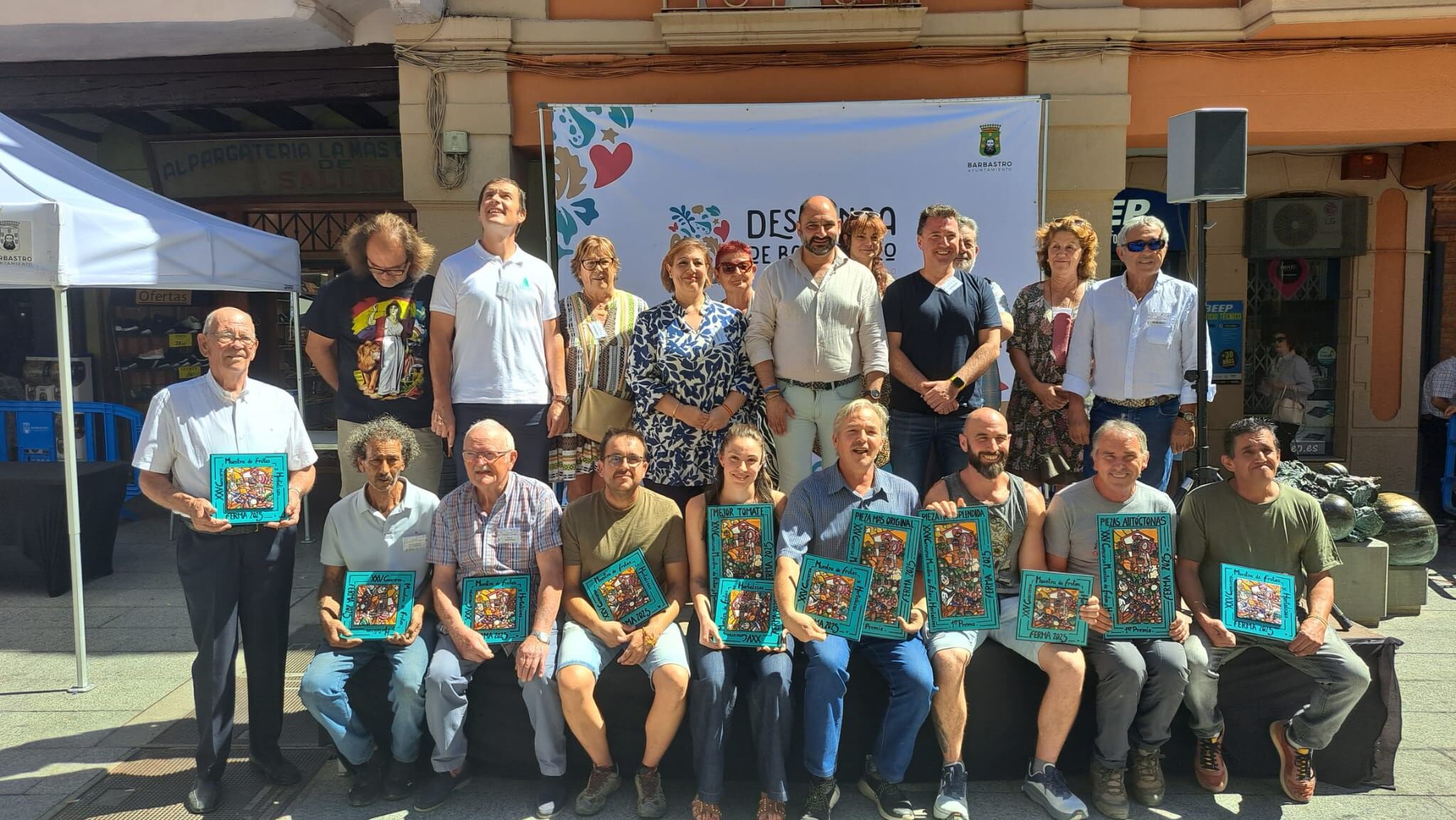 Foto de familia de los participantes. Foto: Ayuntamiento de Barbastro