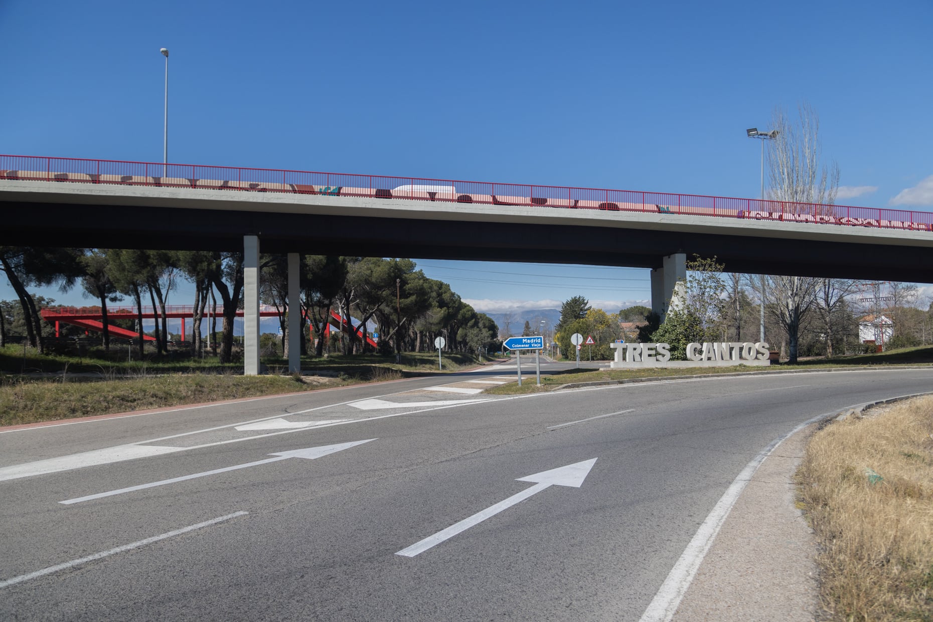 Entrada sur al municipio de Tres Cantos desde la M-607