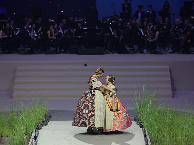 El Roig Arena acoge por primera vez la gala de elección de candidatas a Falleras Mayores de València
