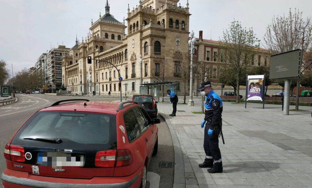 Control policial en la plaza de Zorrilla