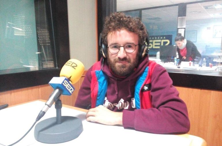 Javi Collado momentos antes de comenzar su nuevo espacio en Radio Tarancón. 