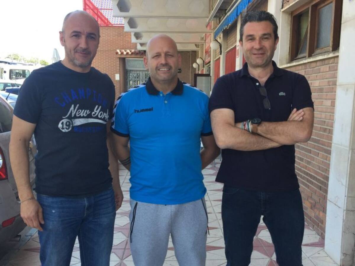 El Elda - C.E.E. renueva a Fernando Latorre