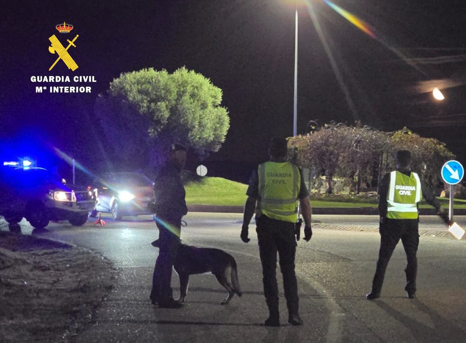 El vehículo fue hallado en una estación de servicio de la CL-629 y se logró recuperar una cartera con más de 400 euros sustraída al propietario del automóvil