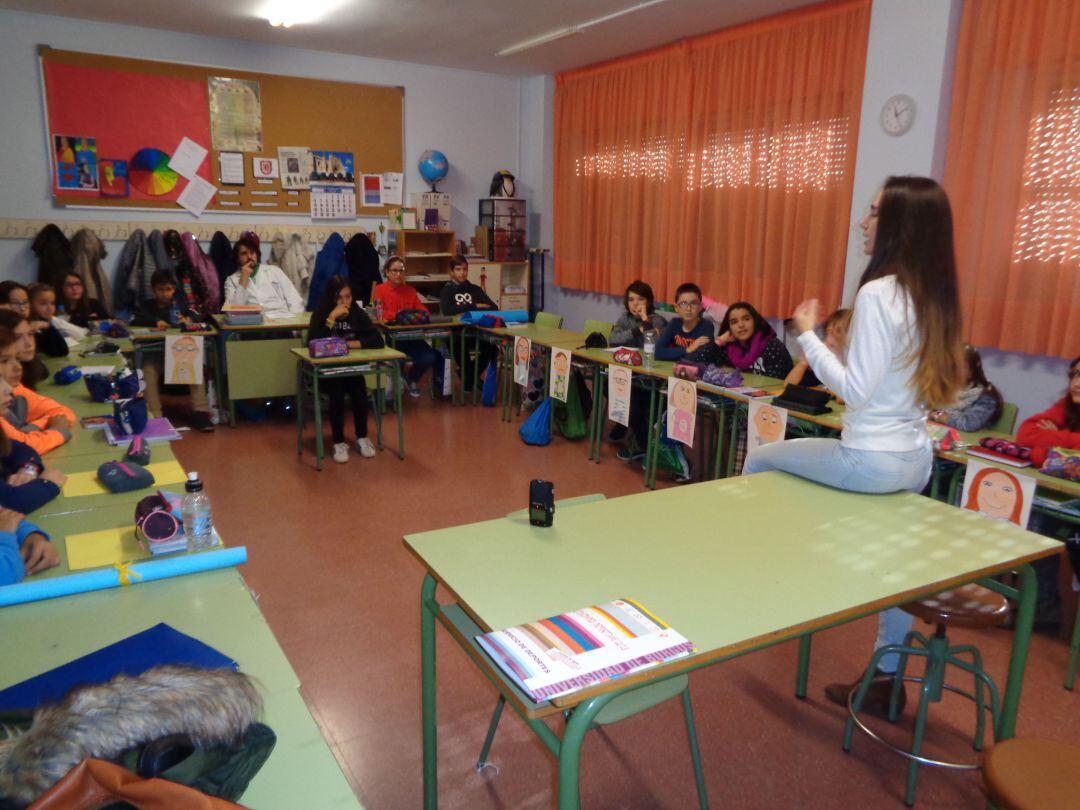 Imagen de archivo de los talleres escolares que organiza también la OMIC