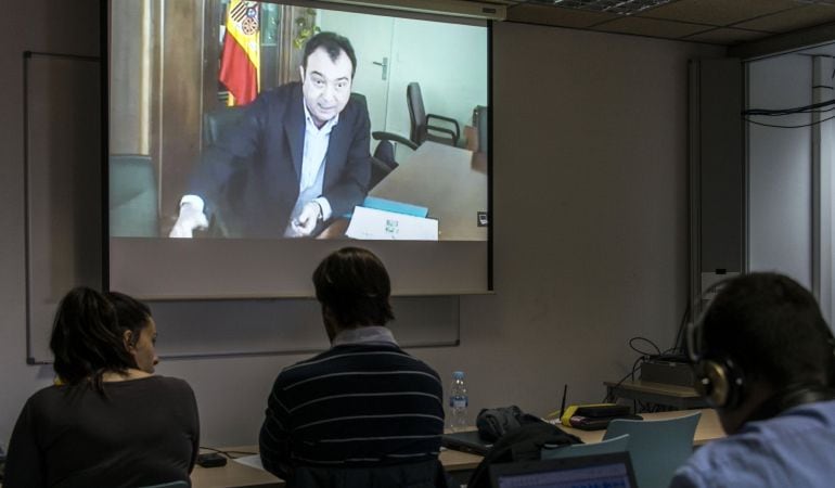 Manuel Cobo en una imagen recogida de la pantalla que se encuentra en la sala de prensa del EBAP, donde se celebra el juicio por el caso Nóos. 