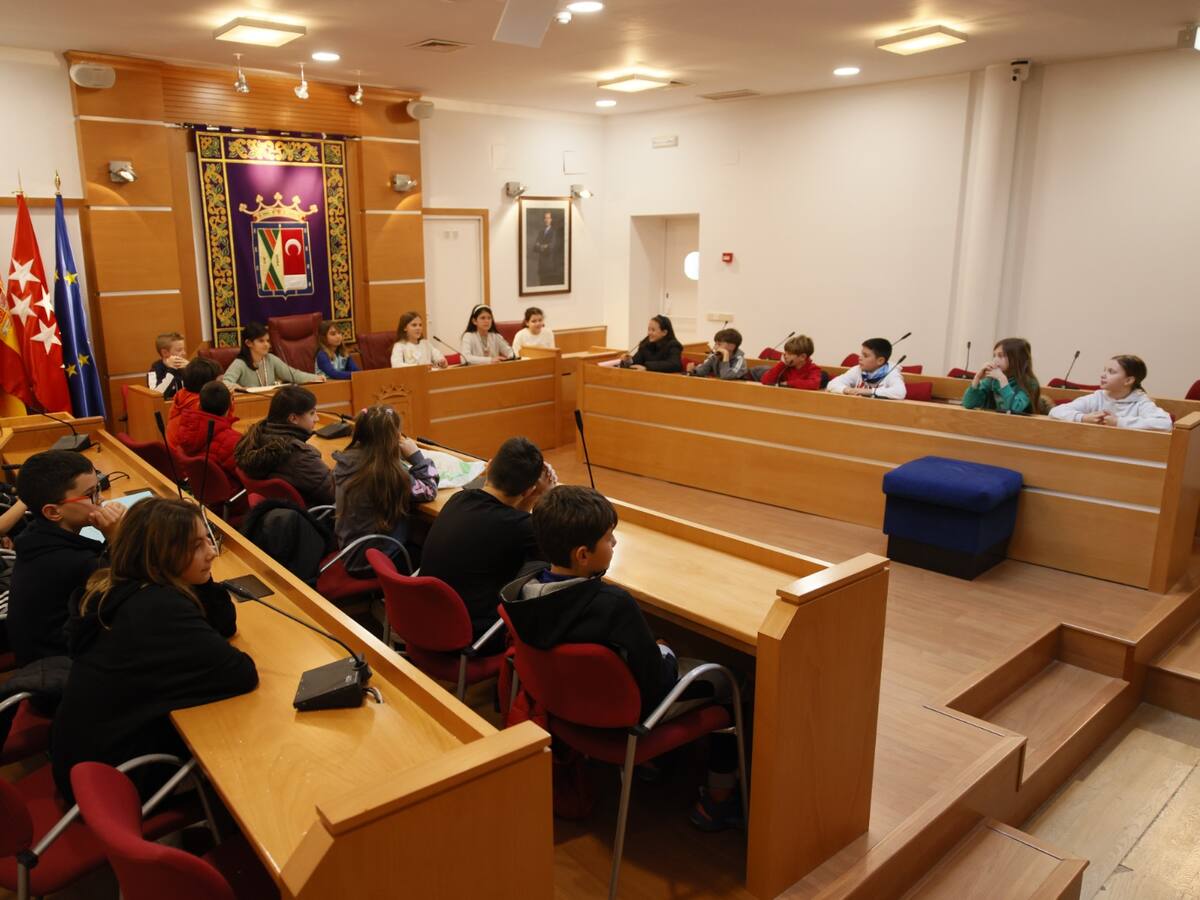 Los alumnos de 5º de Primaria Colmenar Viejo podrán celebrar plenos en el Ayuntamiento