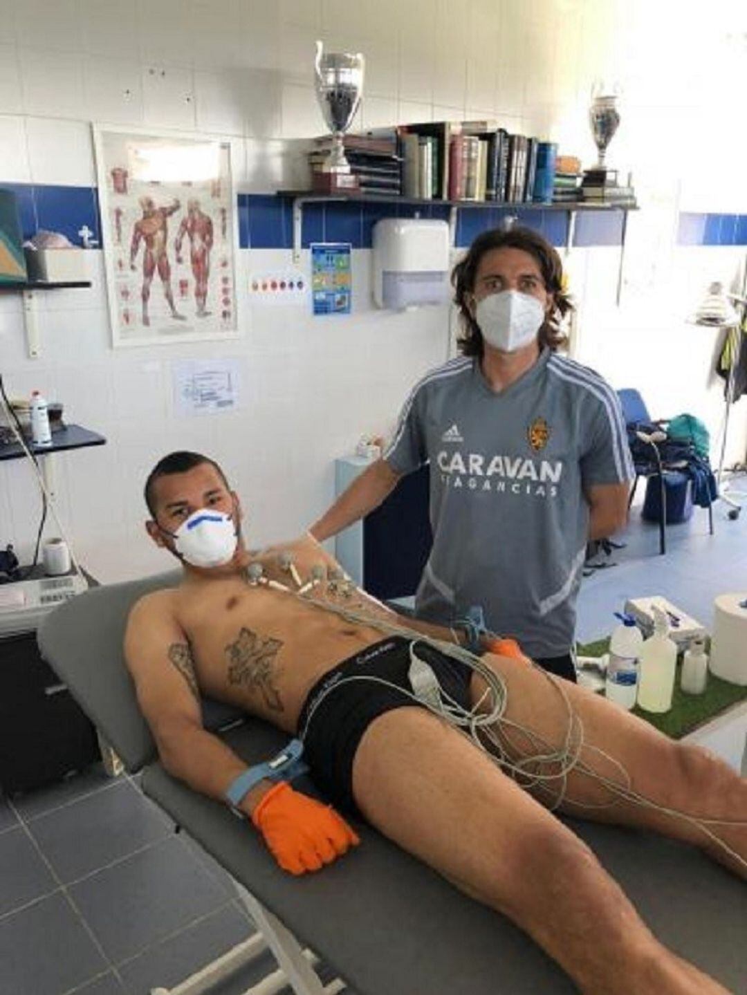 Luis Suárez en el control médico 