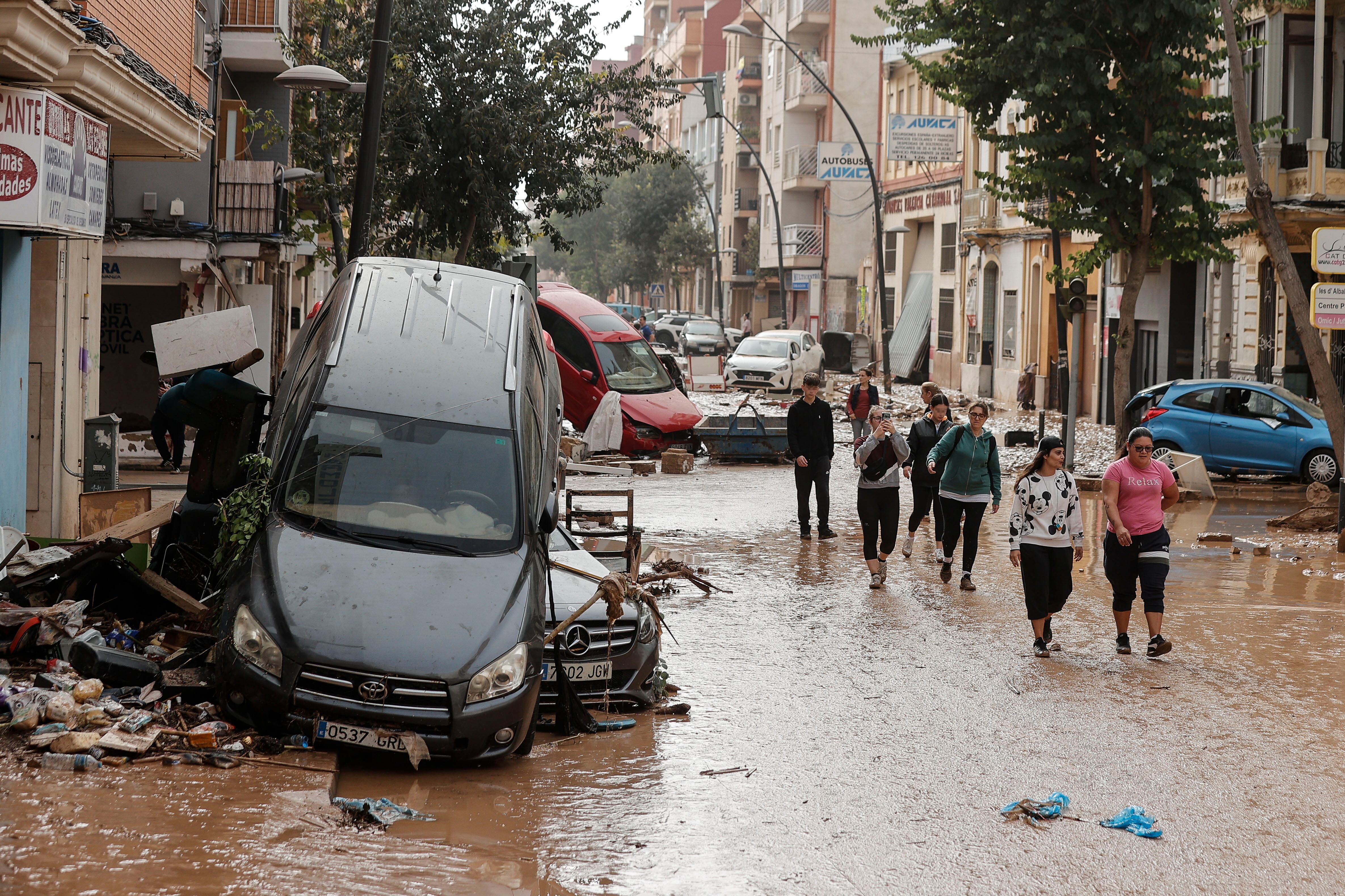 El mensaje de la alcaldesa de Paiporta (Valencia) a sus vecinos a través de la radio: "No funciona nada, pero quiero que sepan que todos los medios están trabajando"