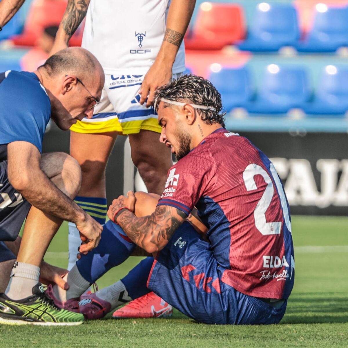 Preocupación en el Eldense por la lesión de Israel Salazar