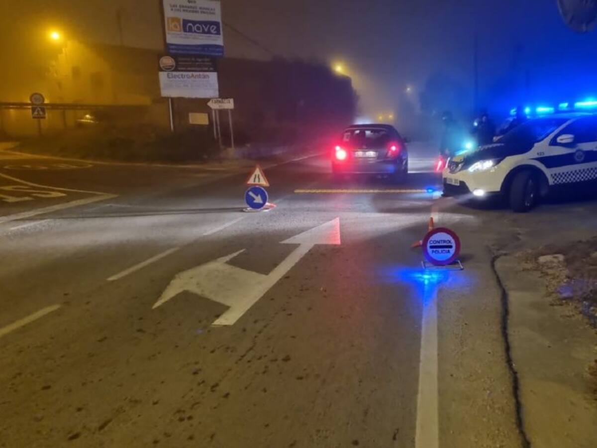 Detenido un hombre por robar un perro y varios electrodomésticos en dos fincas del Camp d'Elx