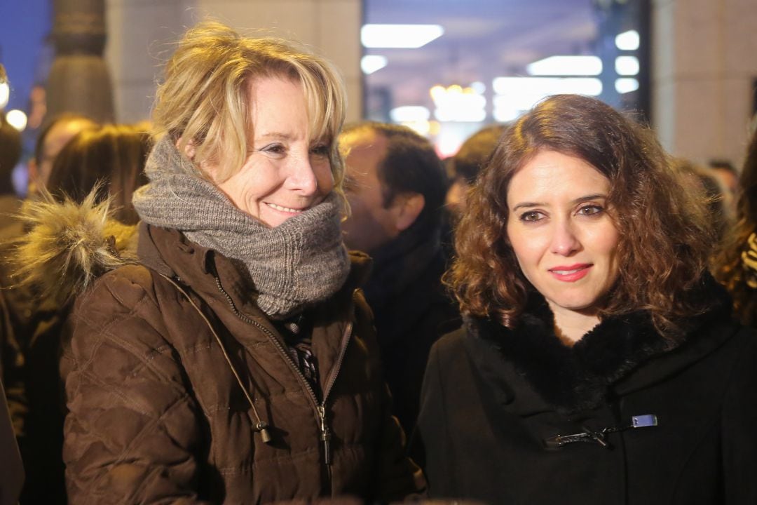 La expresidenta de la Comunidad de Madrid, Esperanza Aguirre, junto a Isabel Díaz Ayuso, candidata a presidir el gobierno de la comunidad.