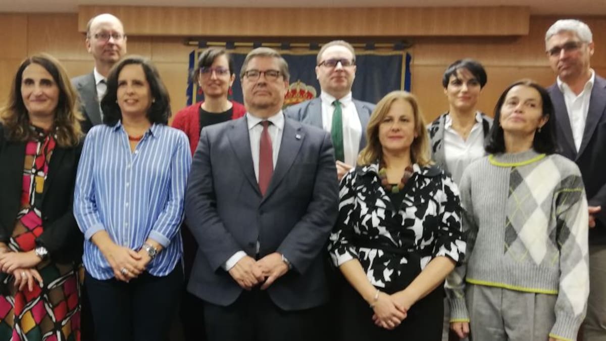 Julio Abalde presenta su candidatura a la Universidade da Coruña "co orgullo do feito"