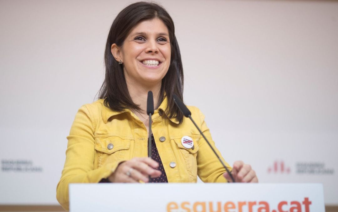 La portavoz de Esquerra Republicana de Catalunya (ERC), Marta Vilalta, durante la rueda de prensa ofrecida este mediodía en la que valoró la actualidad política catalana y española.