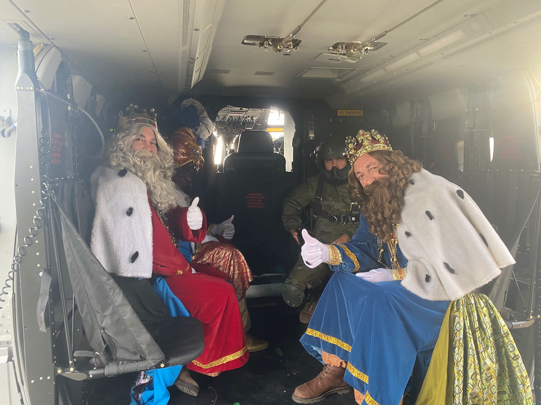 Los Reyes Magos en el helicóptero antes de su llegada a Las Gaunas en Logroño