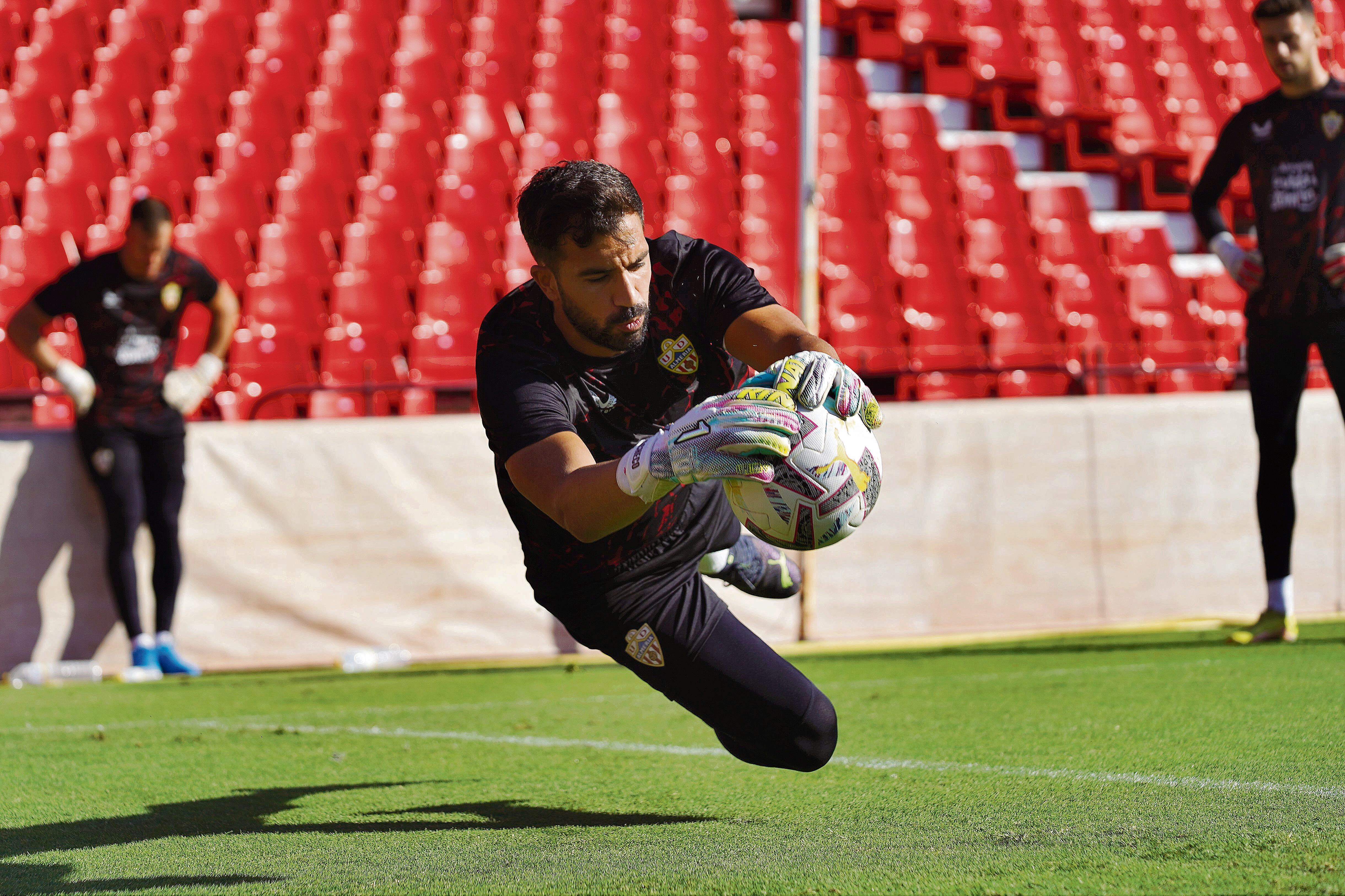 Pacheco solo lleva un partido con la camiseta del Almería.