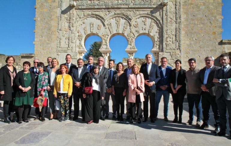 Rrepresentantes de Ciudades Patrimonio dando su apoyo a Medina Azahara