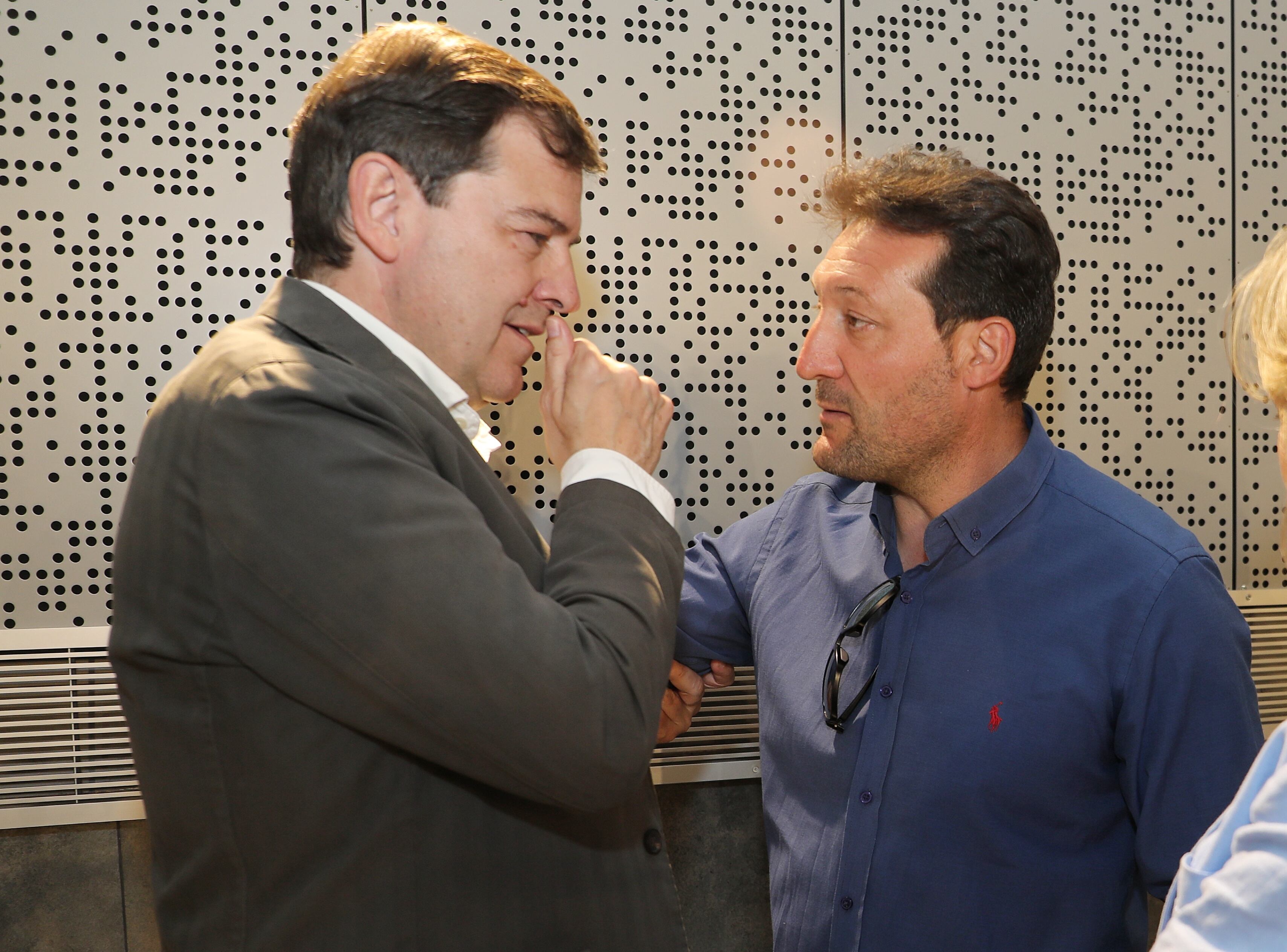 El presidente del Partido Popular de Castilla y León, Alfonso Fernández Mañueco; y la presidenta del PP de Palencia, Ángeles Armisén, clausuran la Junta Directiva Provincial del PP en esta provincia