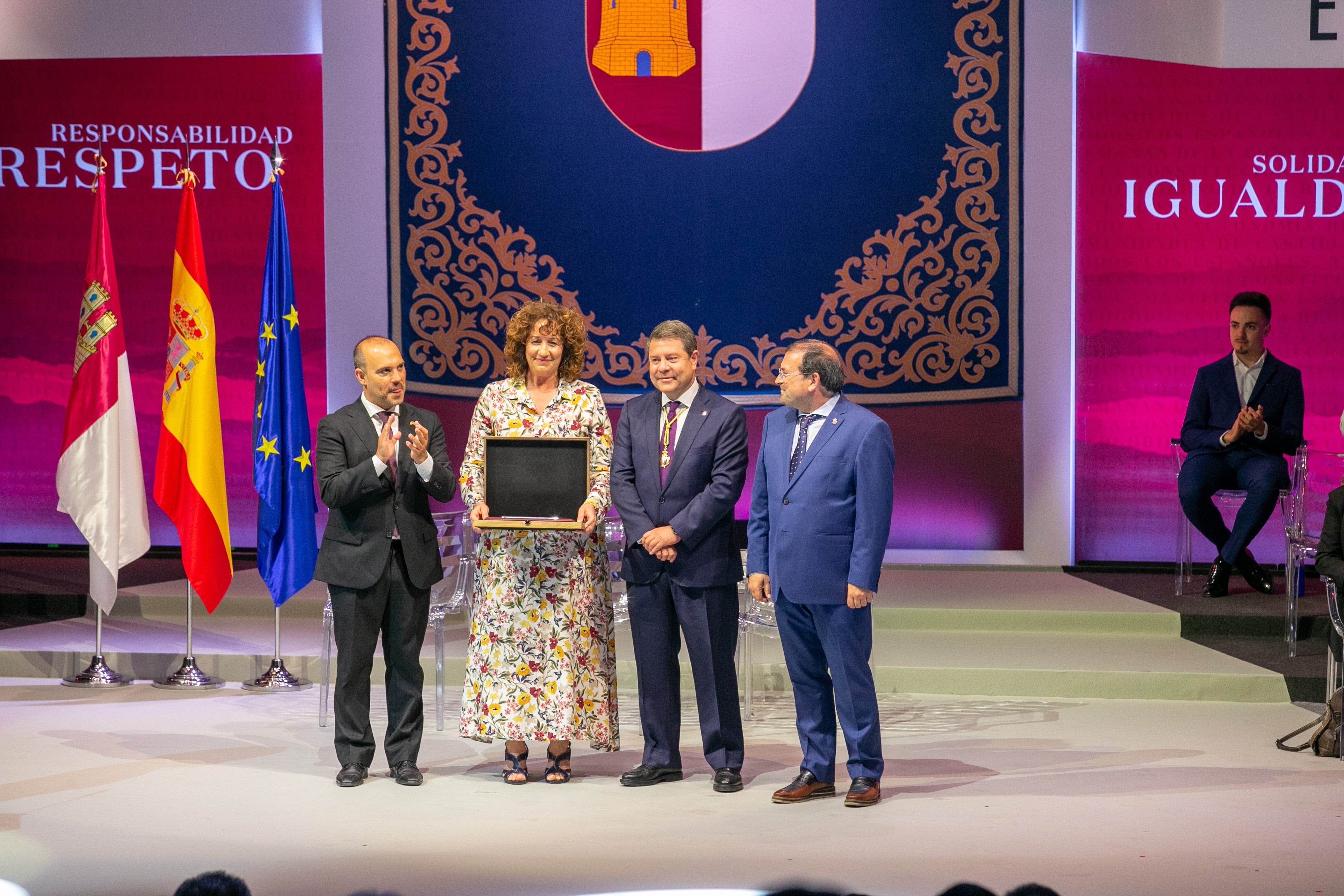 María José Moreno recibiendo su distinción