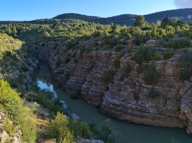 Espacios naturales de gran interés geológico en el entorno de la barrera tobácea de Uña.