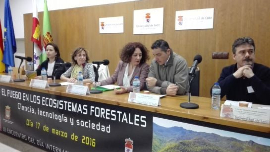 Momento inaugural de las jornadas sobre el fuego