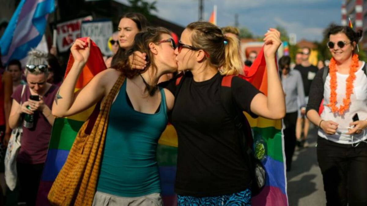 Seis meses de cárcel por una agresión homófoba a dos lesbianas en Barcelona