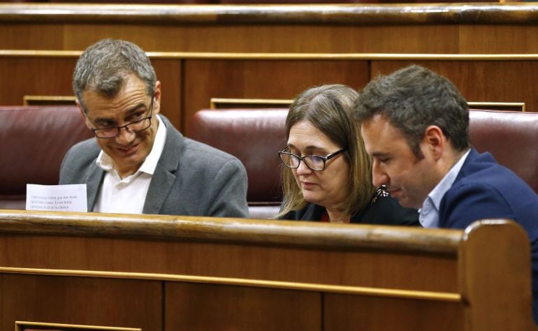 El diputado de Ciudadanos, Toni Cantó, durante el Pleno del Congreso de los Diputados, esta tarde en Madrid