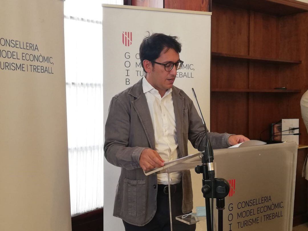 El conseller de Modelo Económico, Turismo y Trabajo, Iago Negueruela 
 