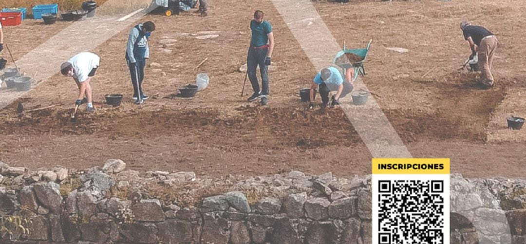 En estas dos semanas de trabajo ya se han localizado algunos fragmentos cerámicos que ofrecen información de la vida cotidiana en la fortificación