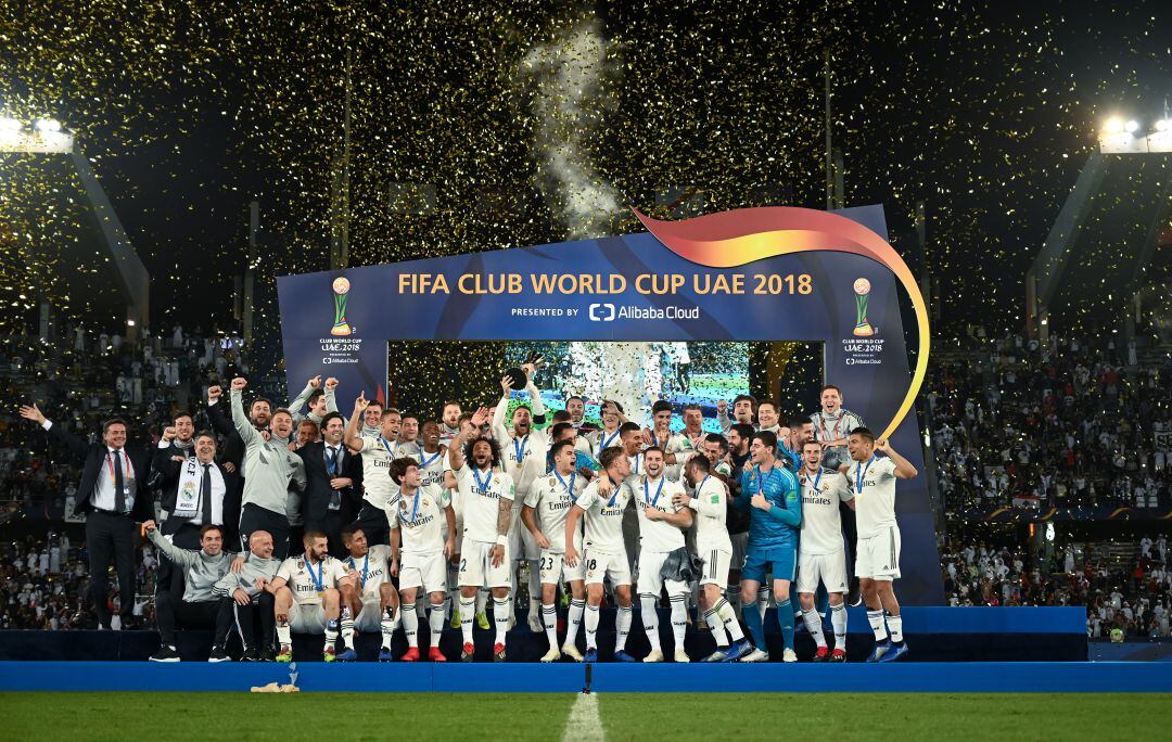 Los jugadores del Real Madrid celebran la victoria en el Mundial de 2018.