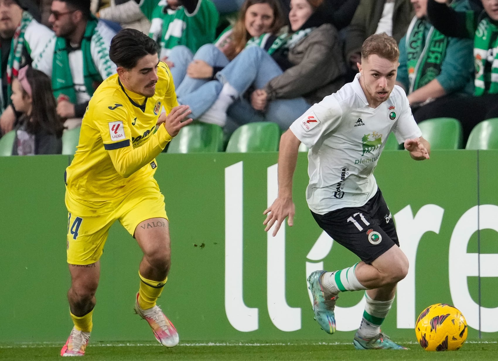 Gerard Fernández frente al Villarreal B en el último partido del Racing en Los Campos de Sport del Sardinero