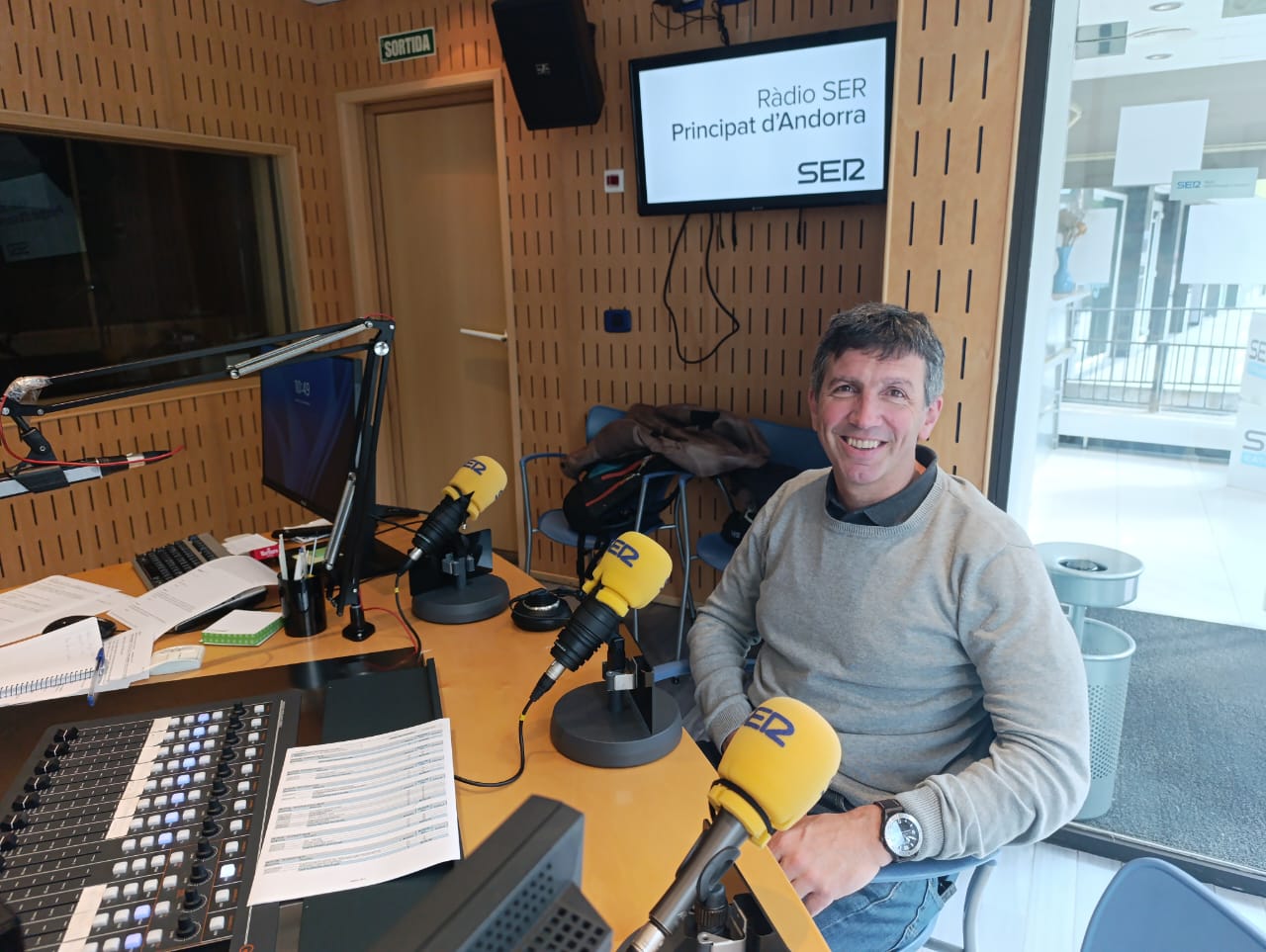 El director de Naturland, Xabier Ajona, als estudis de la SER.