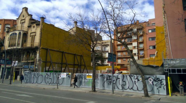 Una de les obres que hi ha en marxa a la Gran Via de Jaume I.
