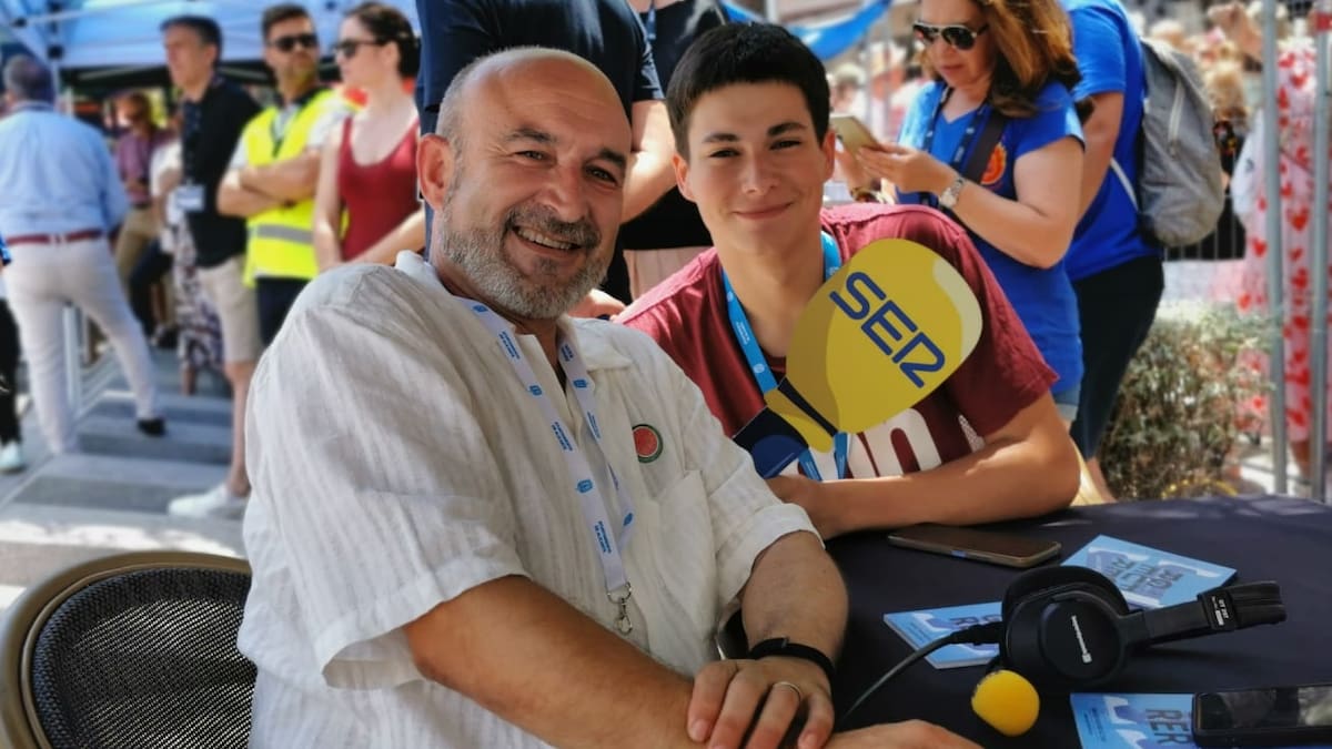 Entrevista a Manolo Copé, portavoz de EU Podem, en A Vivir que son Fogueres