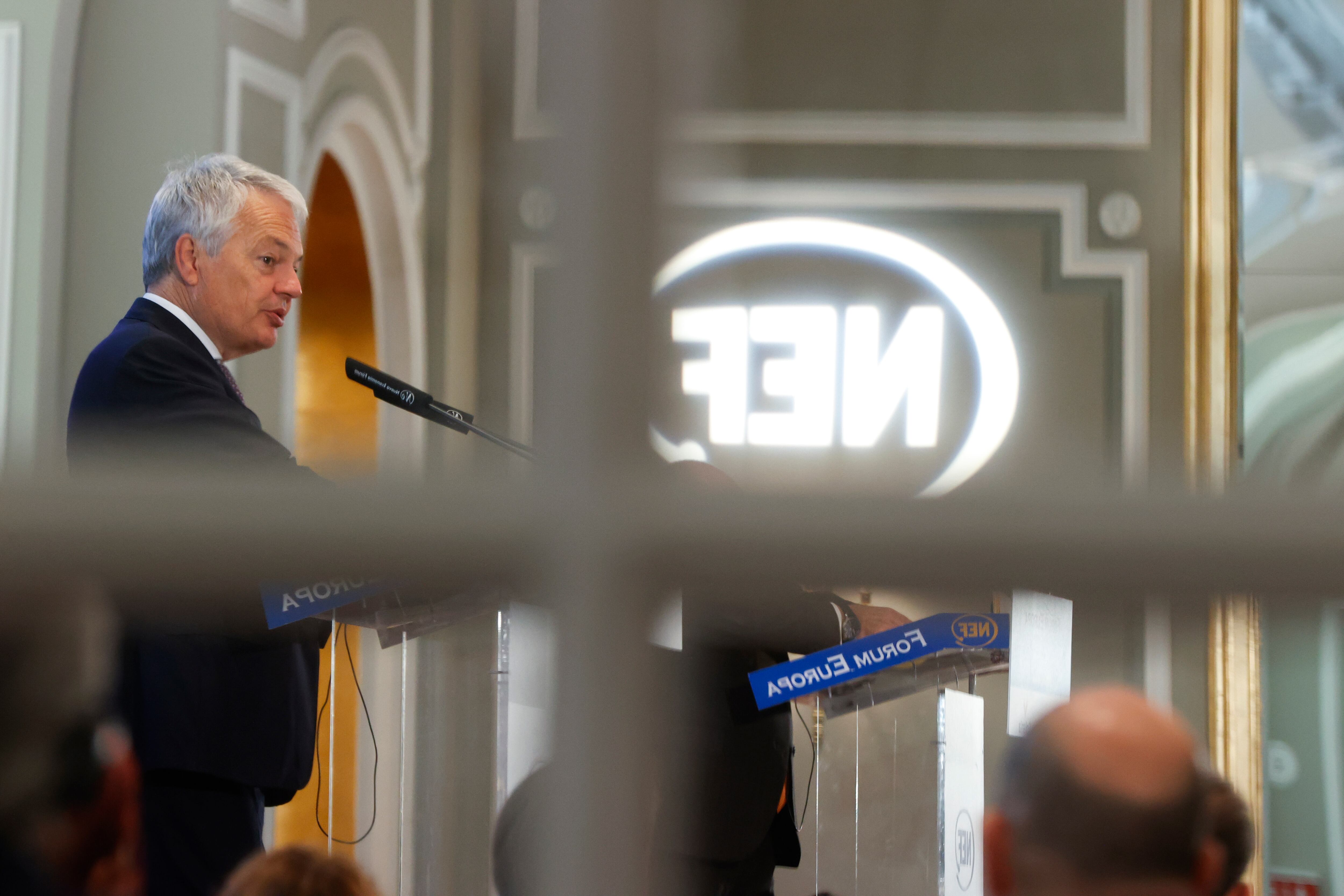 MADRID, 30/09/2022.- El comisario europeo de Justicia, Didier Reynders, da un discurso mientras participa en un desayuno informativo organizado por Nueva Economía Fórum, este viernes en Madrid. EFE/ Javier Lizón
