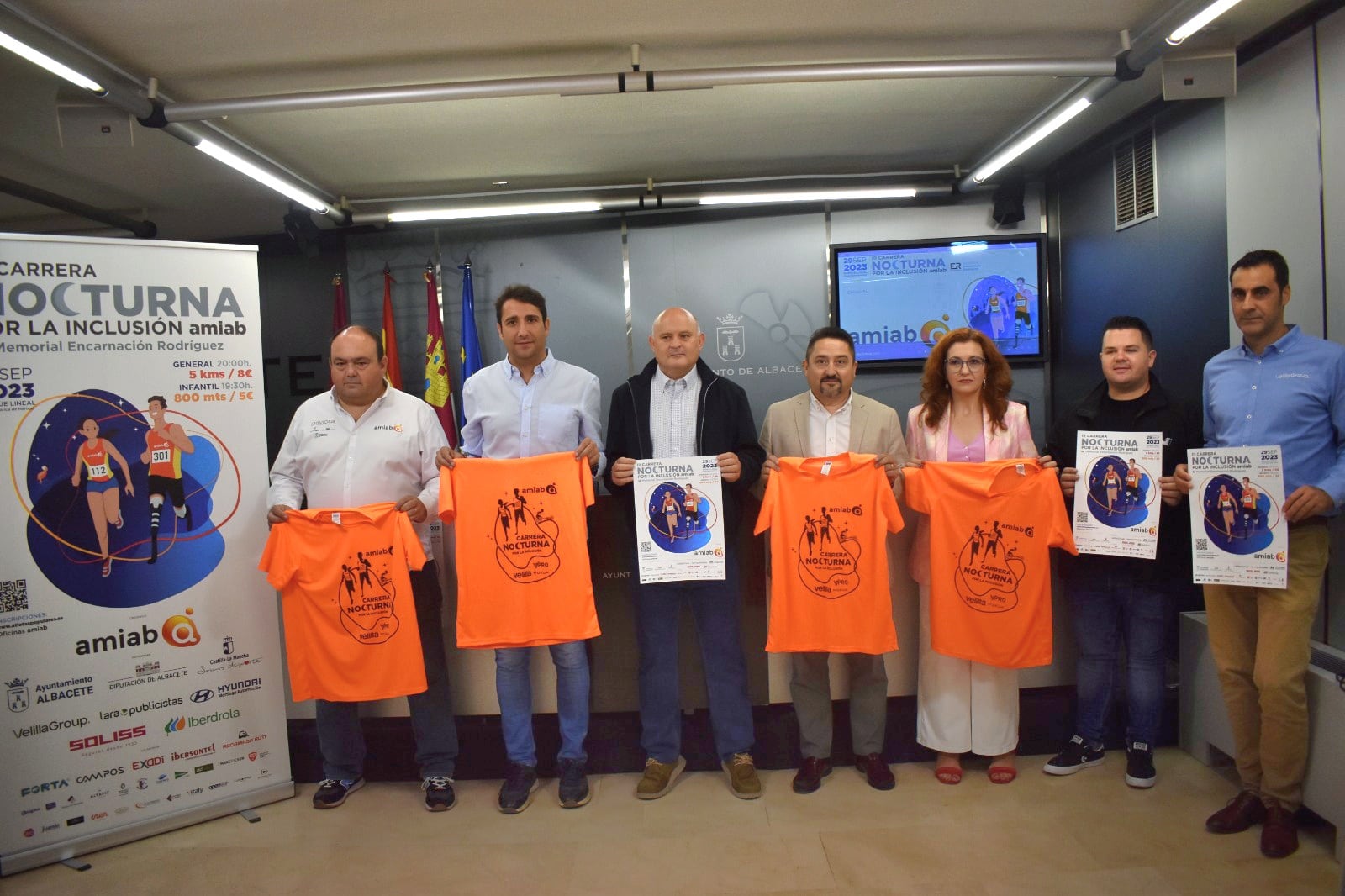 Foto de familia de la presentación de la carrera