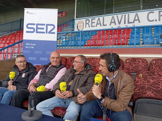 De izq. a dcha: 'Maño', Marino y José Miguel, también se pasaron por SER Deportivos Ávila