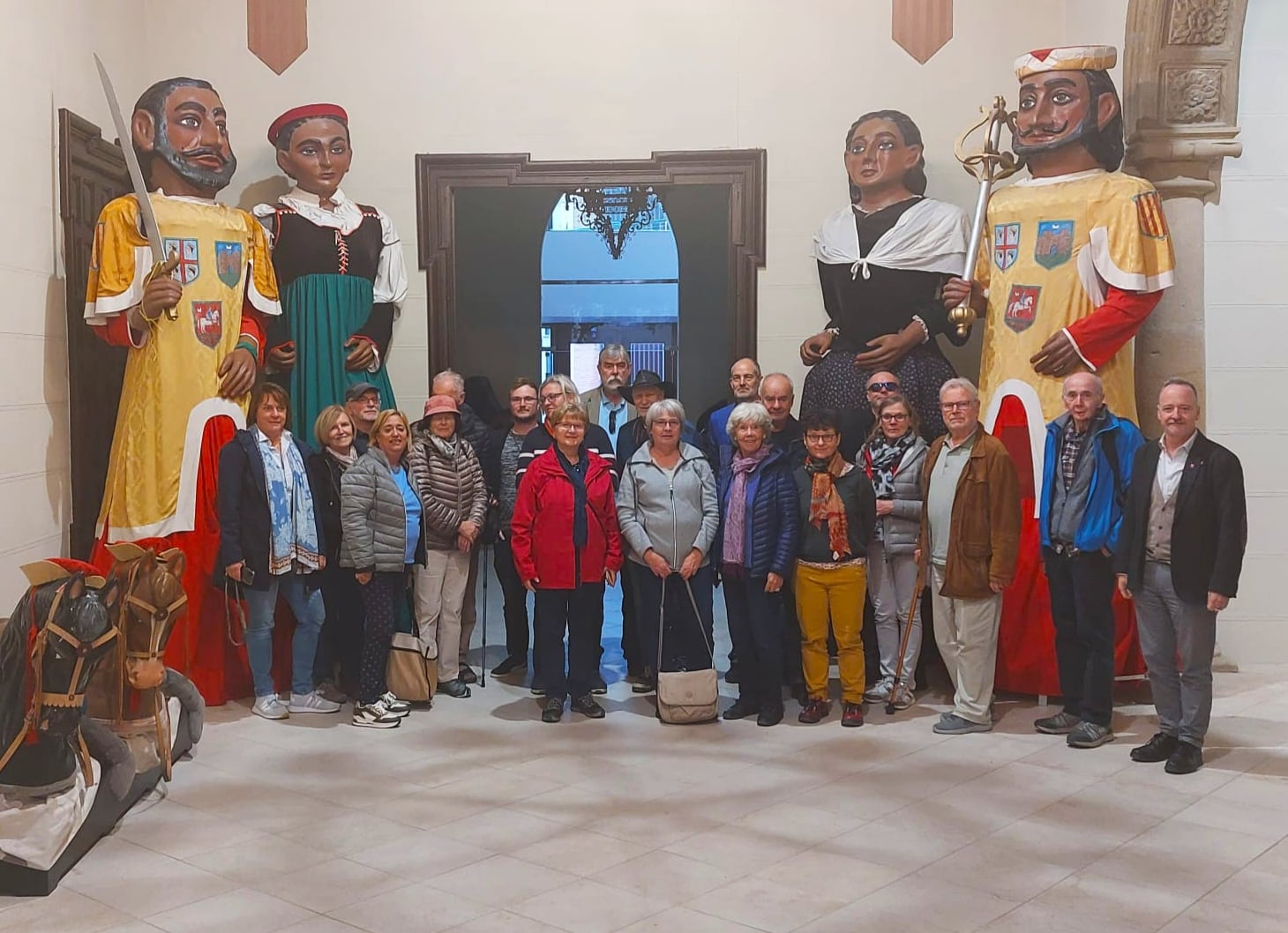 Visita de touroperadores alemanes al Ayuntamiento de Huesca