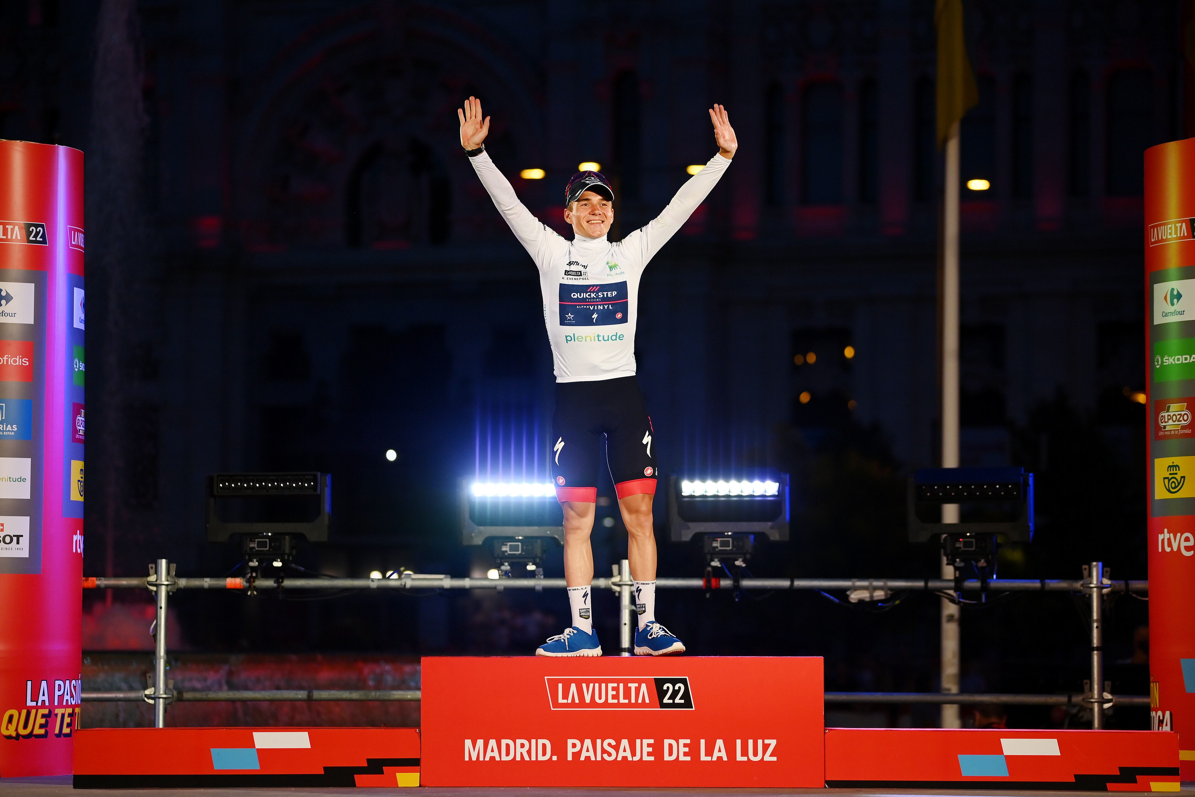 Evenepoel celebra su triunfo en la Vuelta