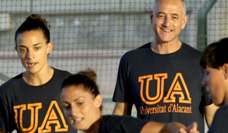 Carlos Navarro durante un entrenamiento
