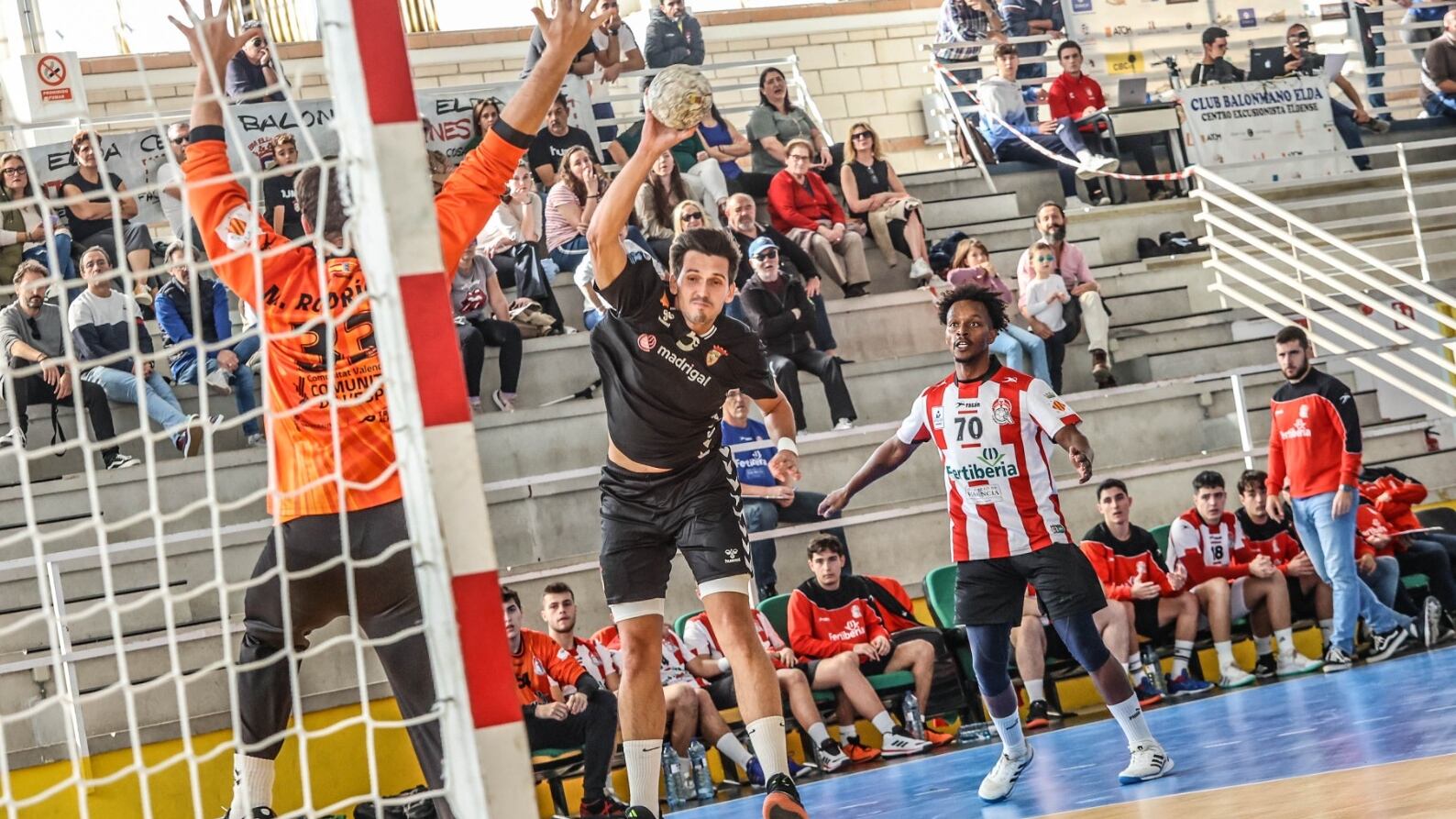 El Bm. Elda-C.E.E. viaja a Valencia buscando una nueva victoria