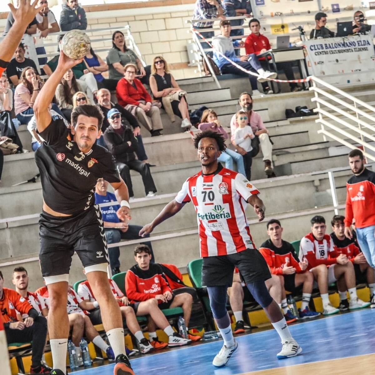 El Elda - C.E.E. visita al Maristas Algemesí para seguir alimentando sus opciones (D. 12.00 h)