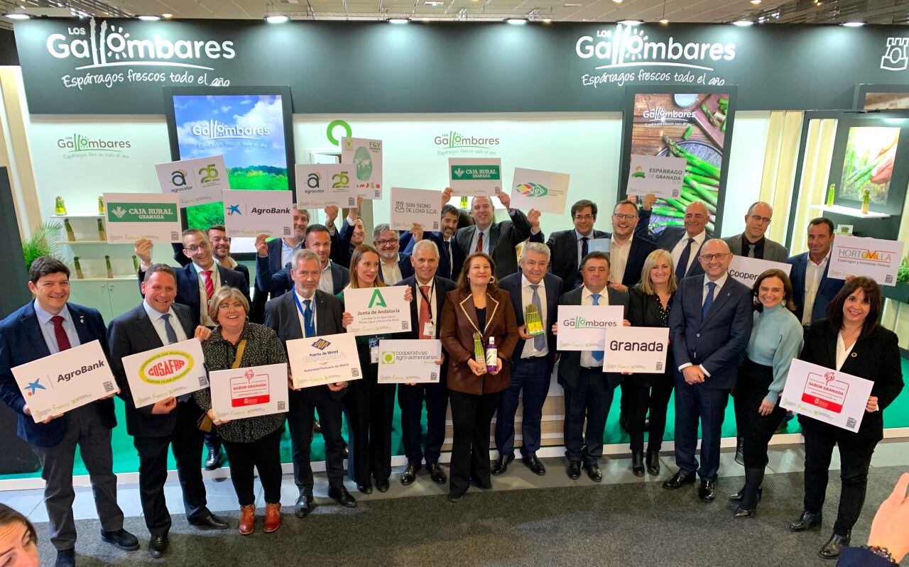 La consejera andaluza de Agricultura, Carmen Crespo, con las cooperativas agroalimentarias de Granada en la feria Fruit Logistica 2023 de Berlín (Alemania)