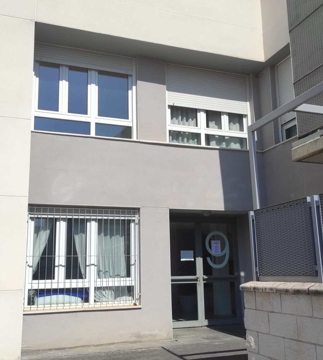 Portal de las viviendas públicas, en la Calle Cantábrico que pone a la venta la EMUSER del Ayuntamiento de Ciudad Real