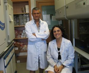 Patricio Fernández y Raquel Moreno, bioquímicos de la Universidad de Zaragoza. 