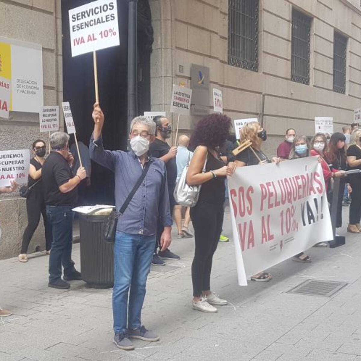 Los peluqueros de Albacete piden al Gobierno que baje el IVA al 10%