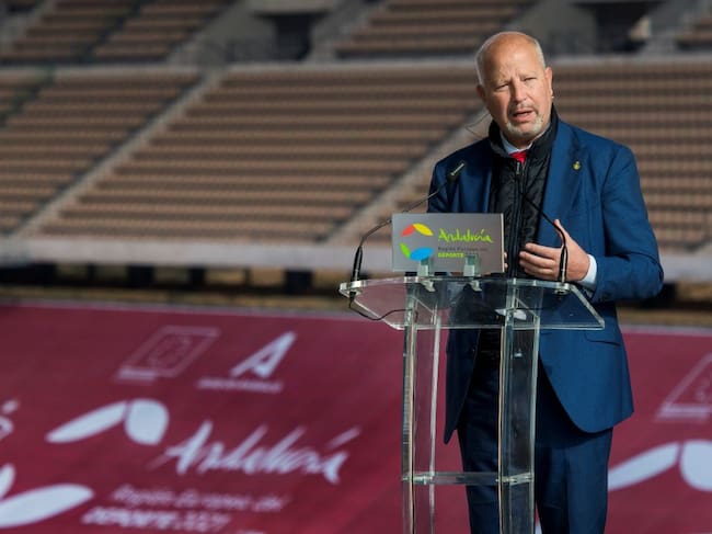 Javier Imbroda se dirige al deporte andaluz.