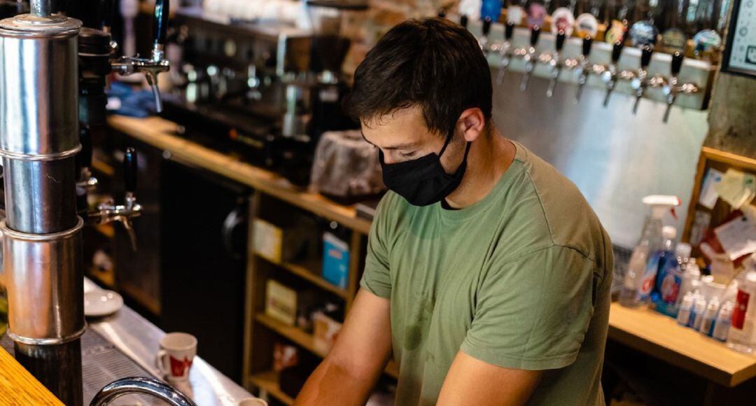 Bars i hotels satisfets amb el relaxament de les mesures