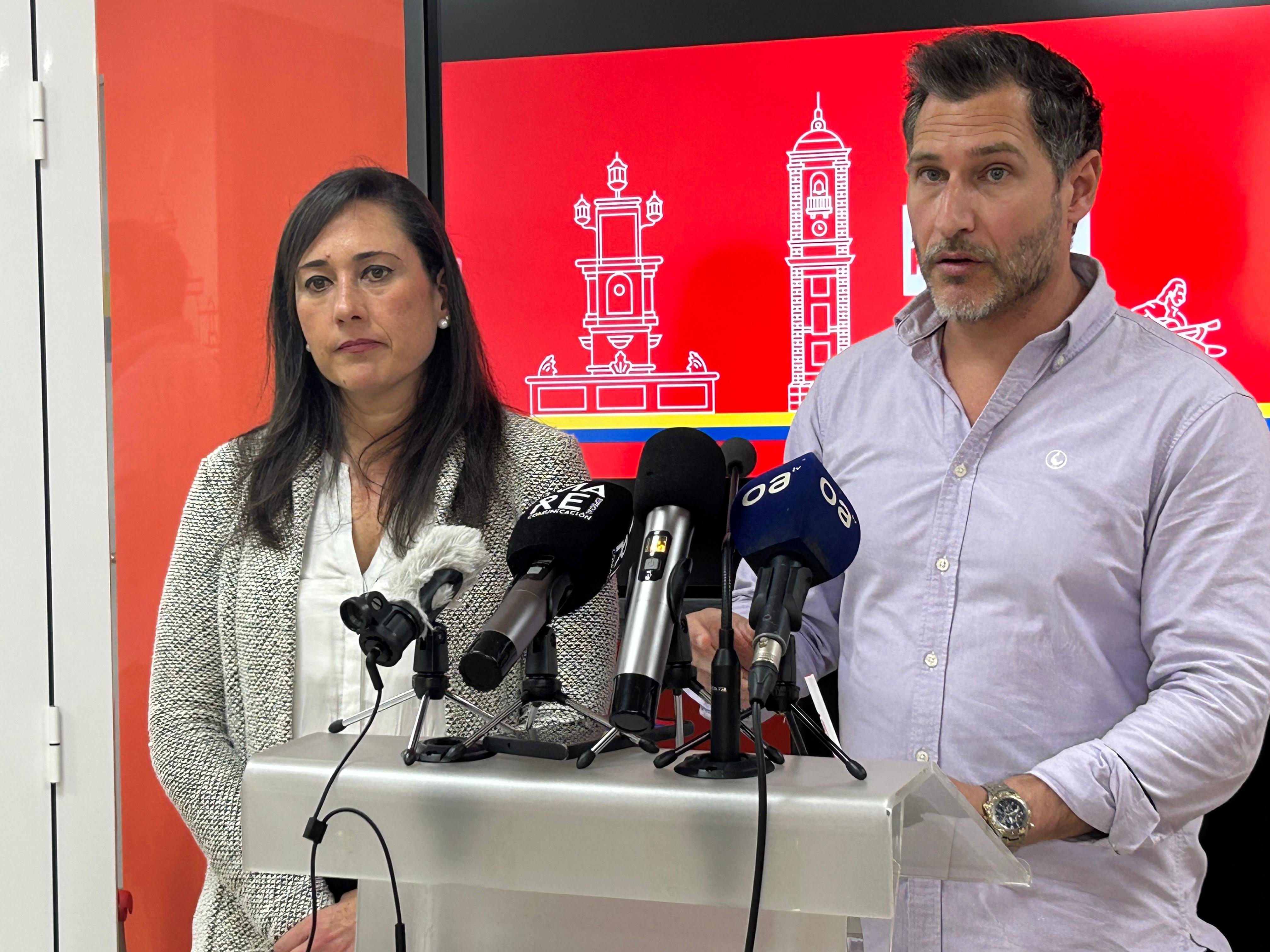 Arrabal y Fernández en una comparecencia