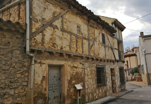 Casa típica serrana en Palomera.