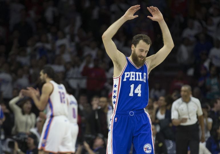 Sergio Rodríguez en un partido con los Sixers en la NBA